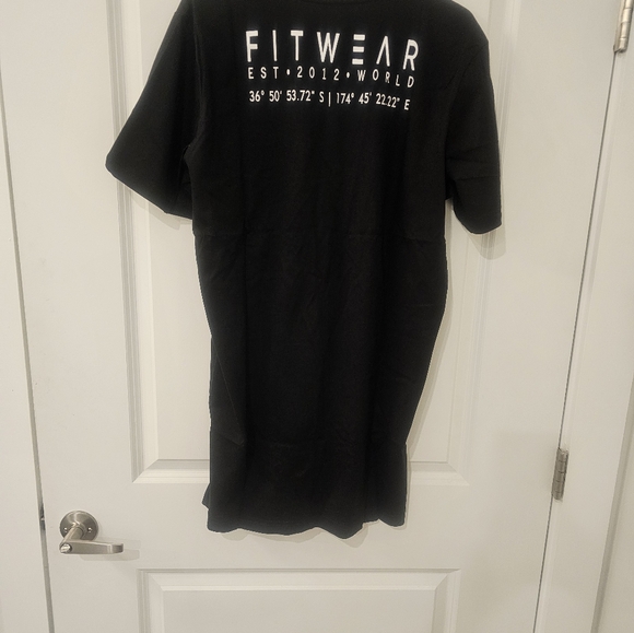WOMEN'S FITWEAR BLACK SHORT SLEEVE TEE SHIRT. NWT. RETAILS FOR $59. SIZE LARGE. - Picture 5 of 5